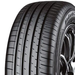 YOKOHAMA 215/60R 17 96H TL BluEarth-XT AE61